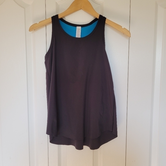 IVIVVA Lazer Cut Tank Top - Picture 8 of 8